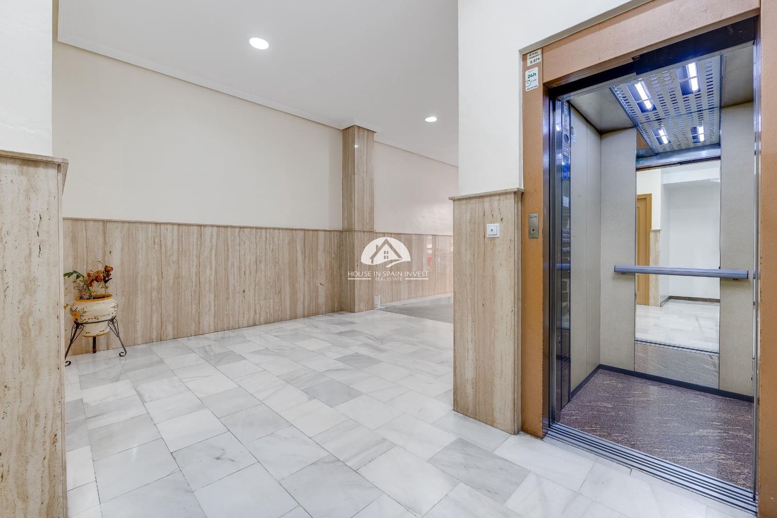 2 soverom Penthouse til salgs i Torrevieja - € 199 900 (Ref: 9955588)