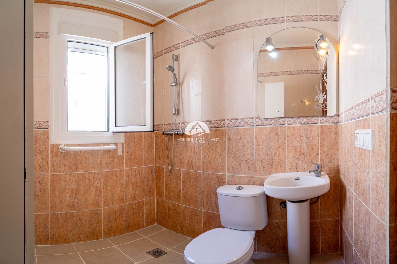 2 soverom Hus til salgs i Ciudad Quesada med svømmebasseng - € 185 000 (Ref: 9955589)