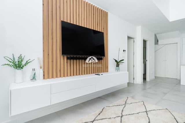 Chalet de 3 habitaciones en Los Montesinos en venta con piscina - 420.000 € (Ref: 9955593)