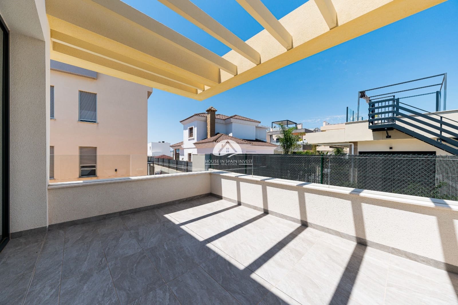Chalet de 3 habitaciones en Los Montesinos en venta con piscina - 420.000 € (Ref: 9955593)