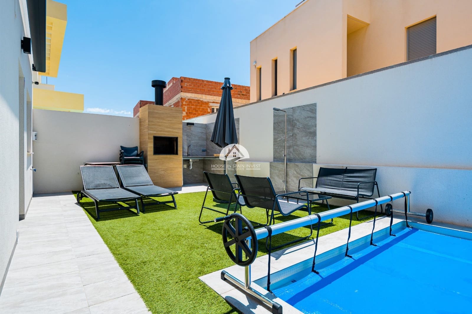 Chalet de 3 habitaciones en Los Montesinos en venta con piscina - 420.000 € (Ref: 9955593)