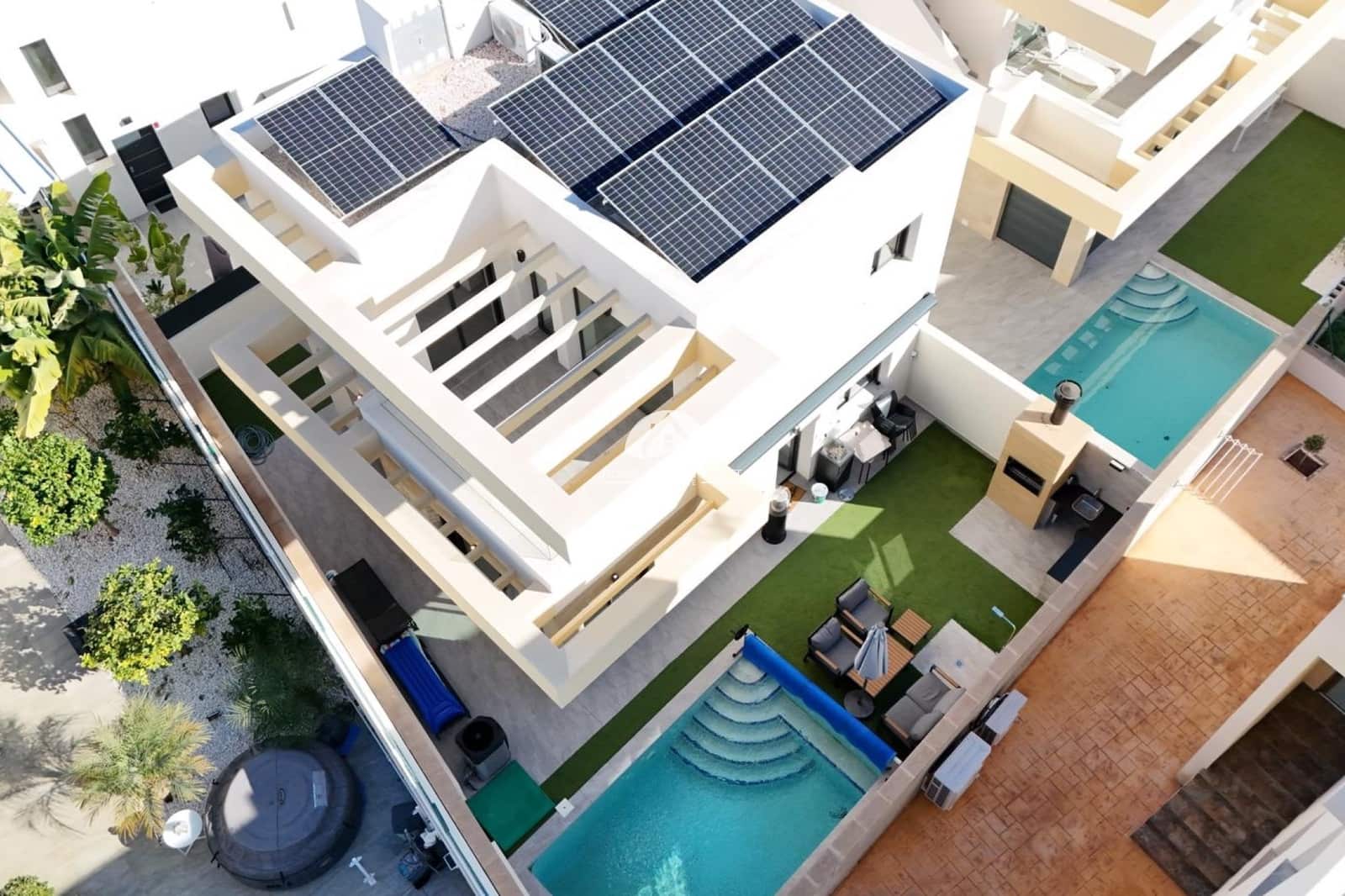 Chalet de 3 habitaciones en Los Montesinos en venta con piscina - 420.000 € (Ref: 9955593)