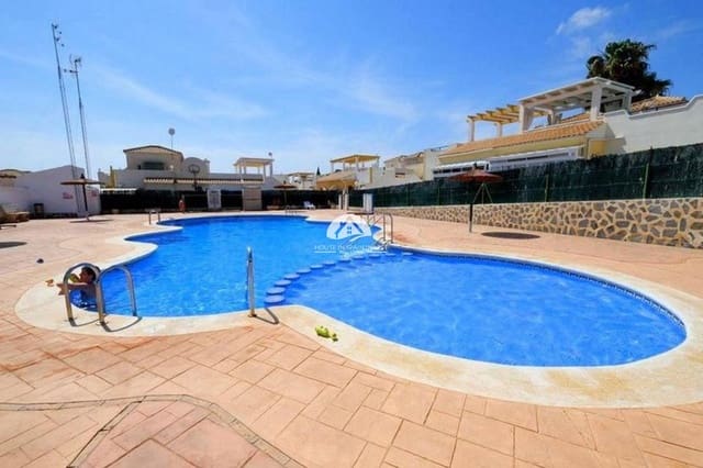 2 soverom Hus til salgs i Punta Prima, Torrevieja med svømmebasseng - € 204 950 (Ref: 9955596)