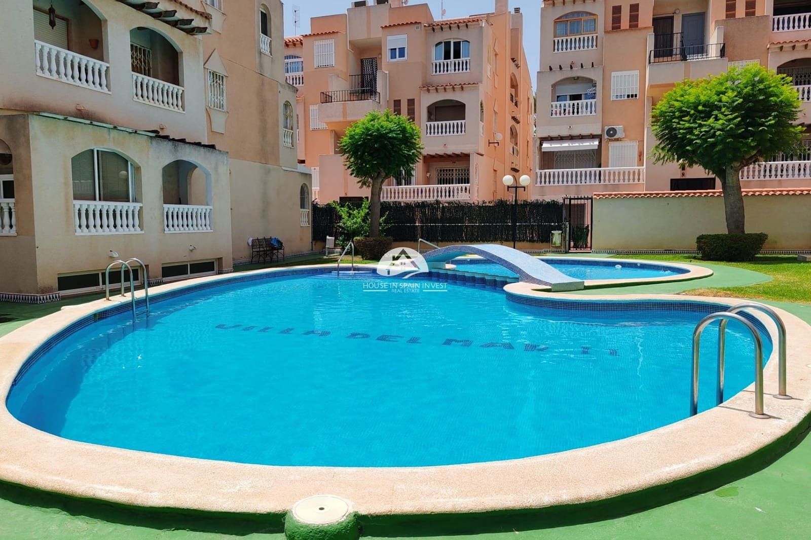 2 slaapkamer Appartement te koop in Torrevieja met zwembad - € 124.900 (Ref: 9955600)