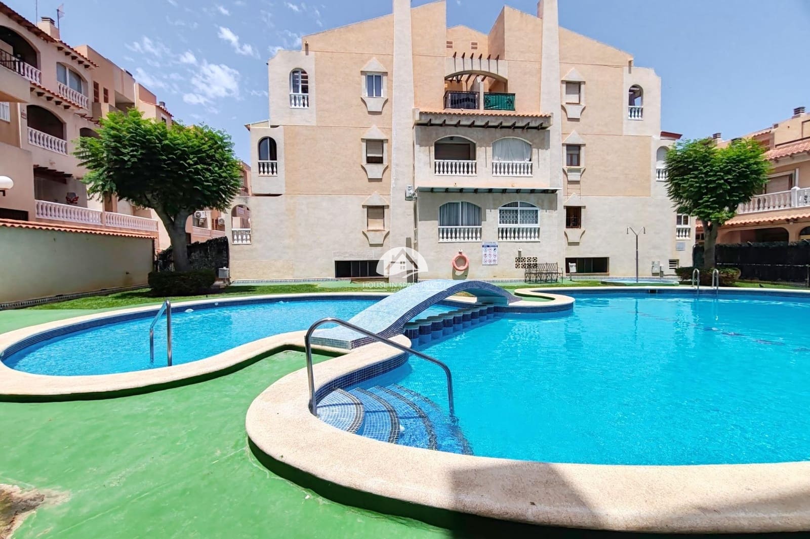 2 slaapkamer Appartement te koop in Torrevieja met zwembad - € 124.900 (Ref: 9955600)