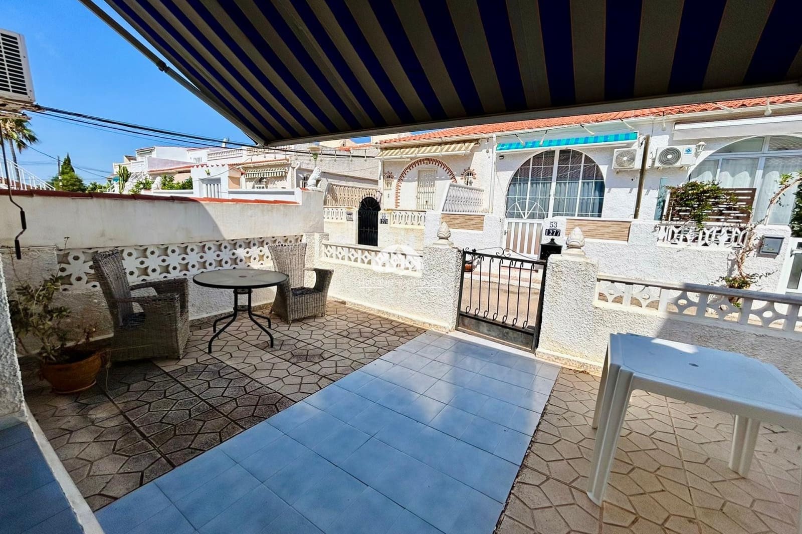 2 soverom Hus til salgs i Torrevieja - € 114 000 (Ref: 9955604)
