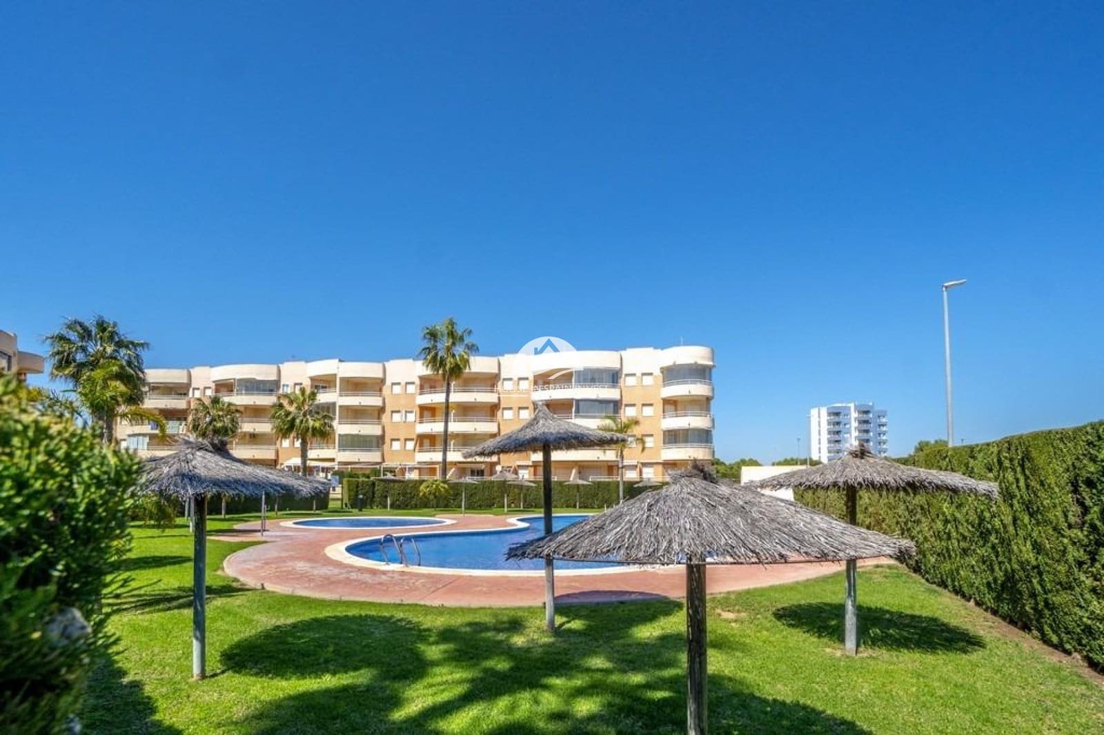 2 bedroom Apartment for sale in Dehesa de Campoamor with pool - € 205,000 (Ref: 9955608)