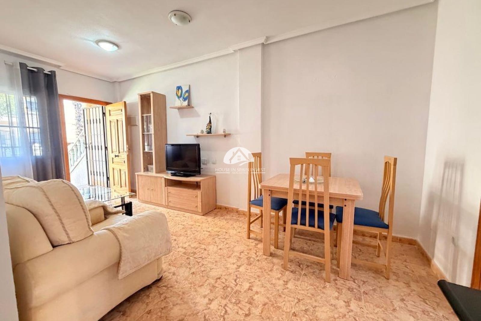 2 soveværelse Bungalow til salg i Orihuela Costa med swimmingpool garage - € 154.000 (Ref: 9955609)