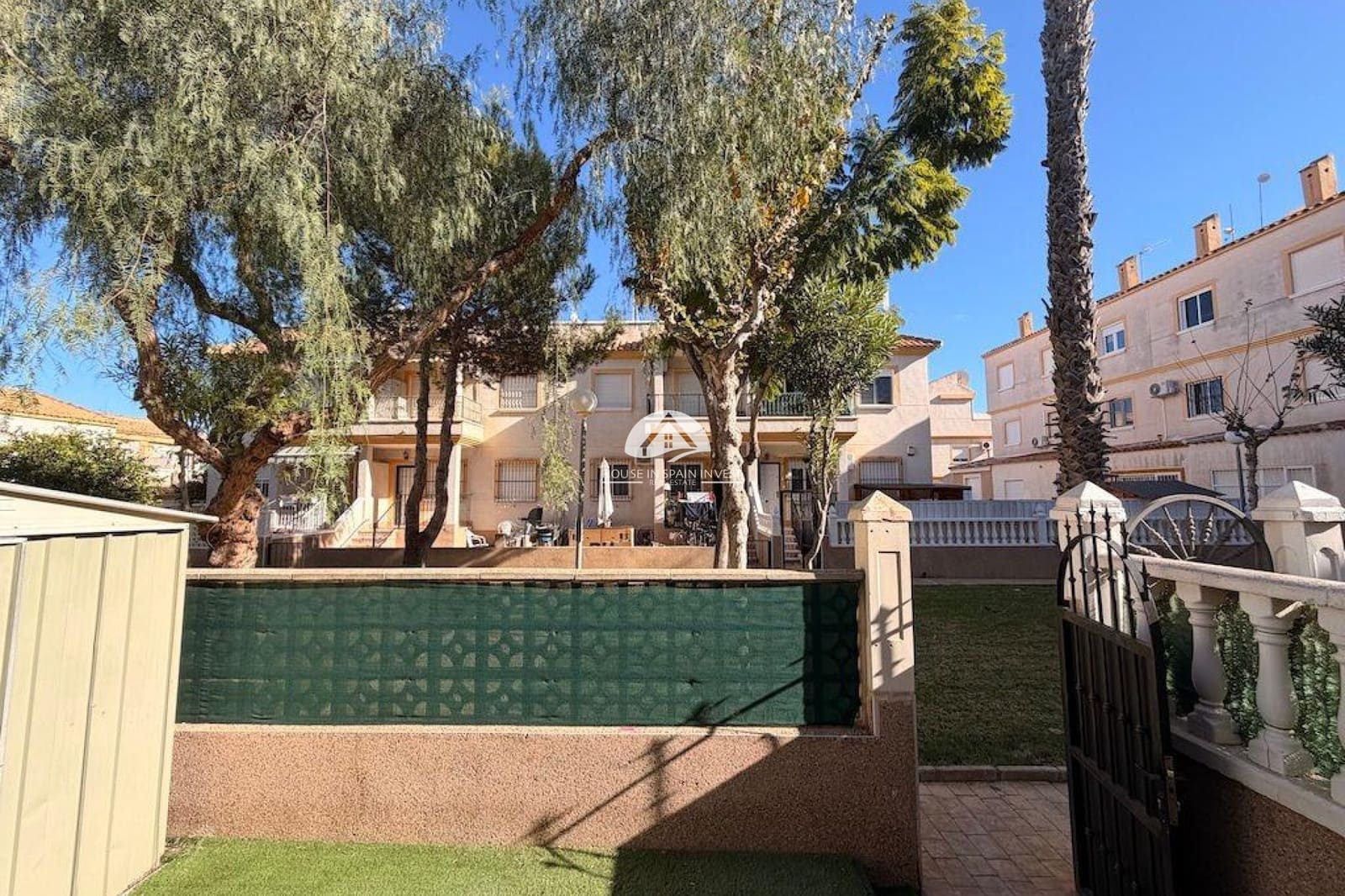 2 soveværelse Bungalow til salg i Orihuela Costa med swimmingpool garage - € 154.000 (Ref: 9955609)