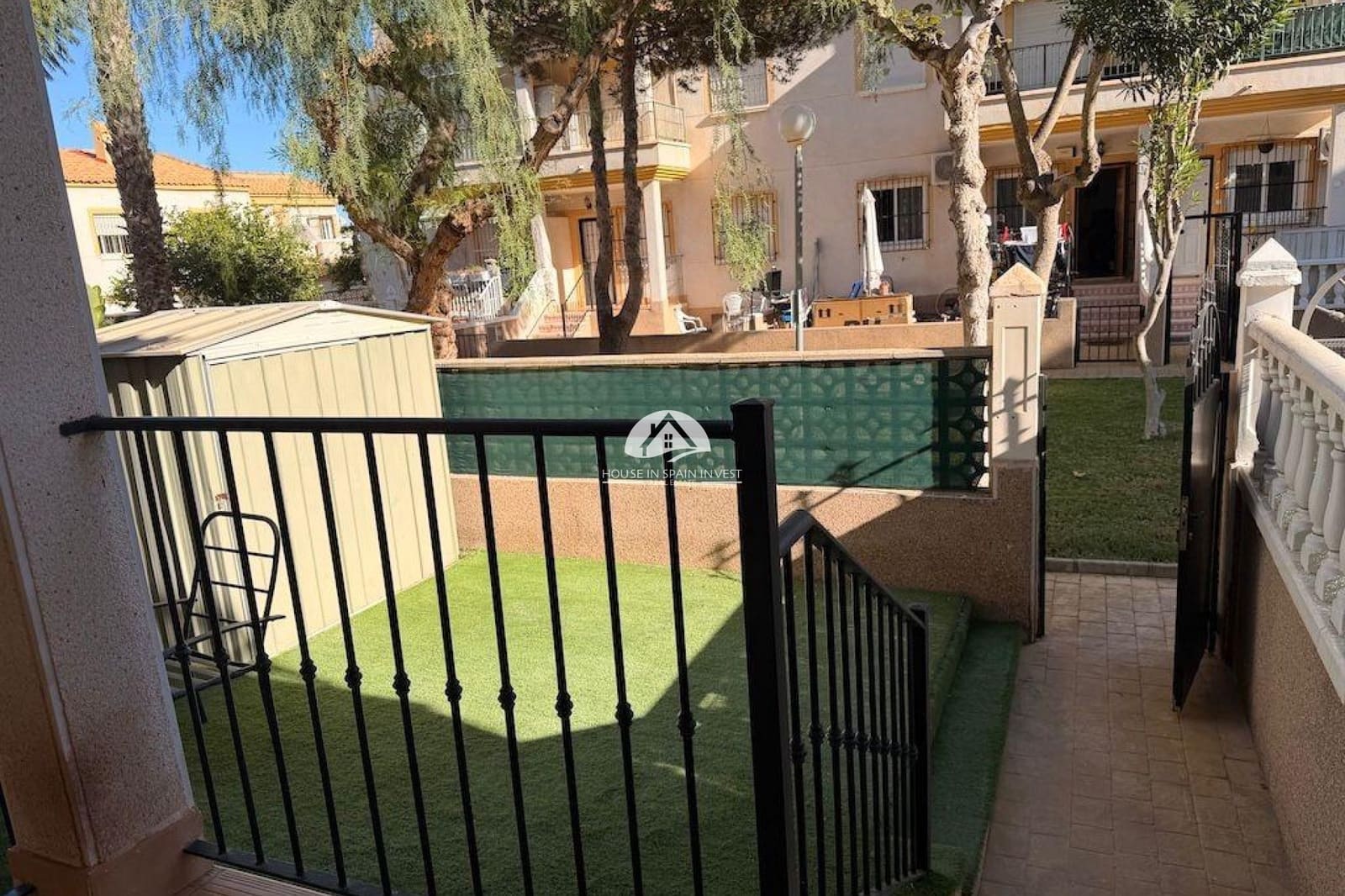 2 soveværelse Bungalow til salg i Orihuela Costa med swimmingpool garage - € 154.000 (Ref: 9955609)