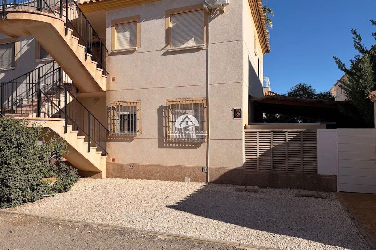 2 soveværelse Bungalow til salg i Orihuela Costa med swimmingpool garage - € 154.000 (Ref: 9955609)