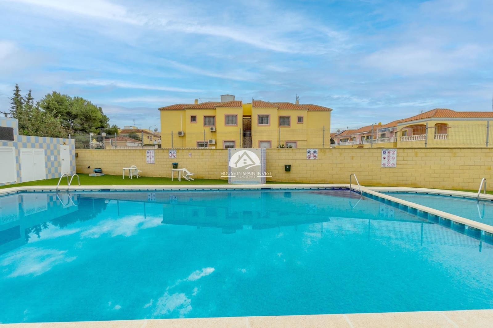 1 sypialnia Bungalow na sprzedaż w Torrevieja z basenem - 105 000 € (Ref: 9955618)