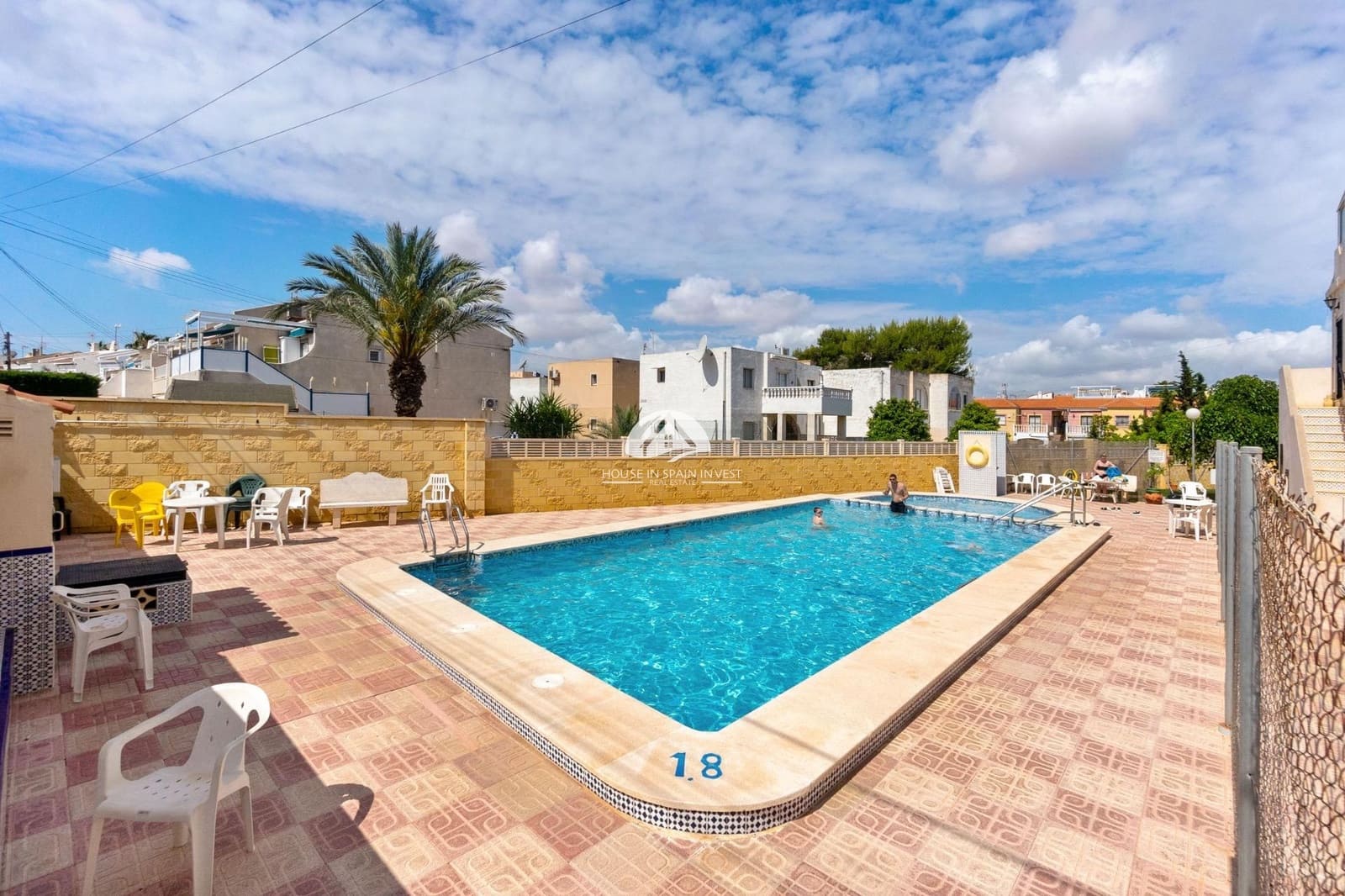 1 sypialnia Bungalow na sprzedaż w Torrevieja z basenem - 105 000 € (Ref: 9955618)