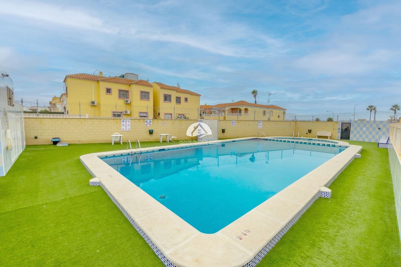 1 sypialnia Bungalow na sprzedaż w Torrevieja z basenem - 105 000 € (Ref: 9955618)