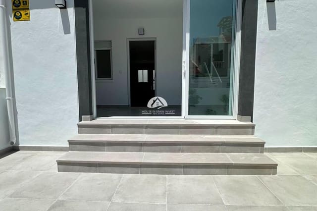 2 soveværelse Byhus til salg i El Chaparral, Torrevieja - € 160.000 (Ref: 9955647)
