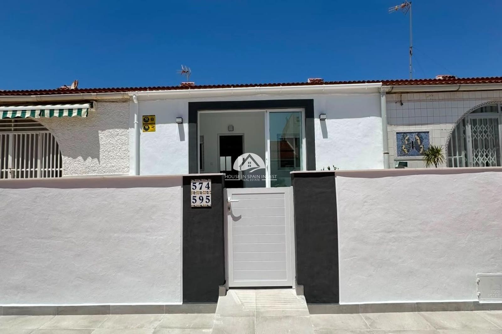 2 soveværelse Byhus til salg i Torrevieja - € 160.000 (Ref: 9955647)