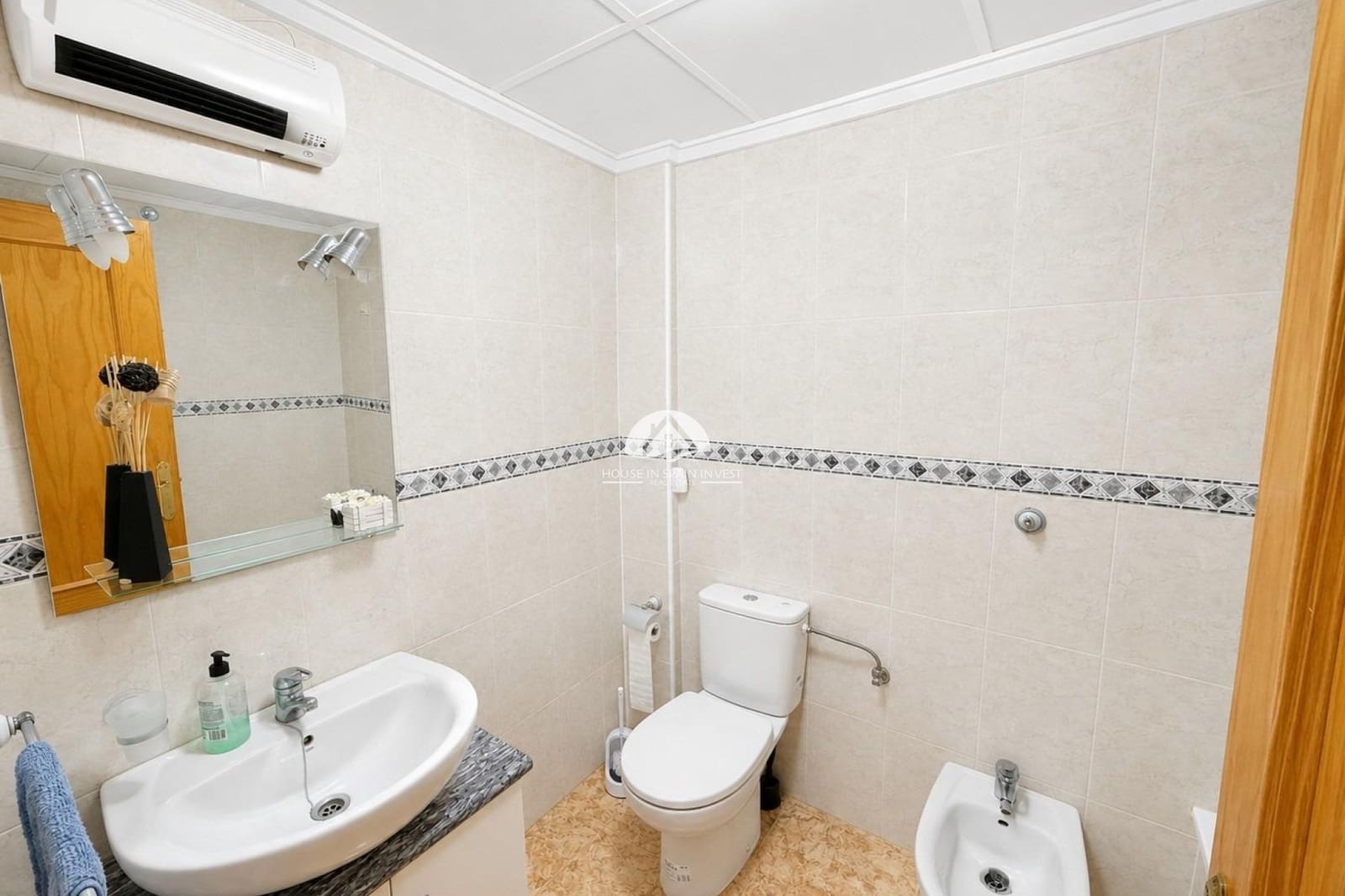 3 chambre Penthouse à vendre à Torrevieja avec piscine - 199 900 € (Ref: 9955650)