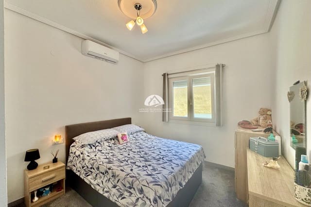 2 makuuhuone Huvila myytävänä paikassa La Florida, Orihuela mukana uima-altaan - 245 000 € (Ref: 9964572)