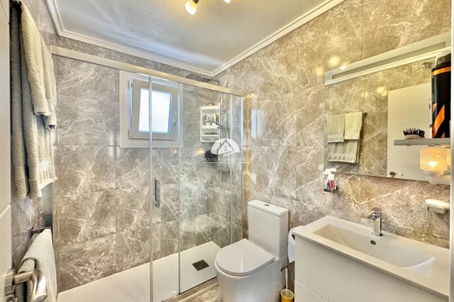 2 makuuhuone Huvila myytävänä paikassa La Florida, Orihuela mukana uima-altaan - 245 000 € (Ref: 9964572)