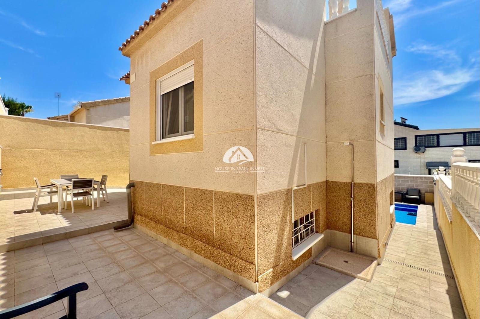 2 bedroom Villa for sale in La Florida with pool - € 245,000 (Ref: 9964572)