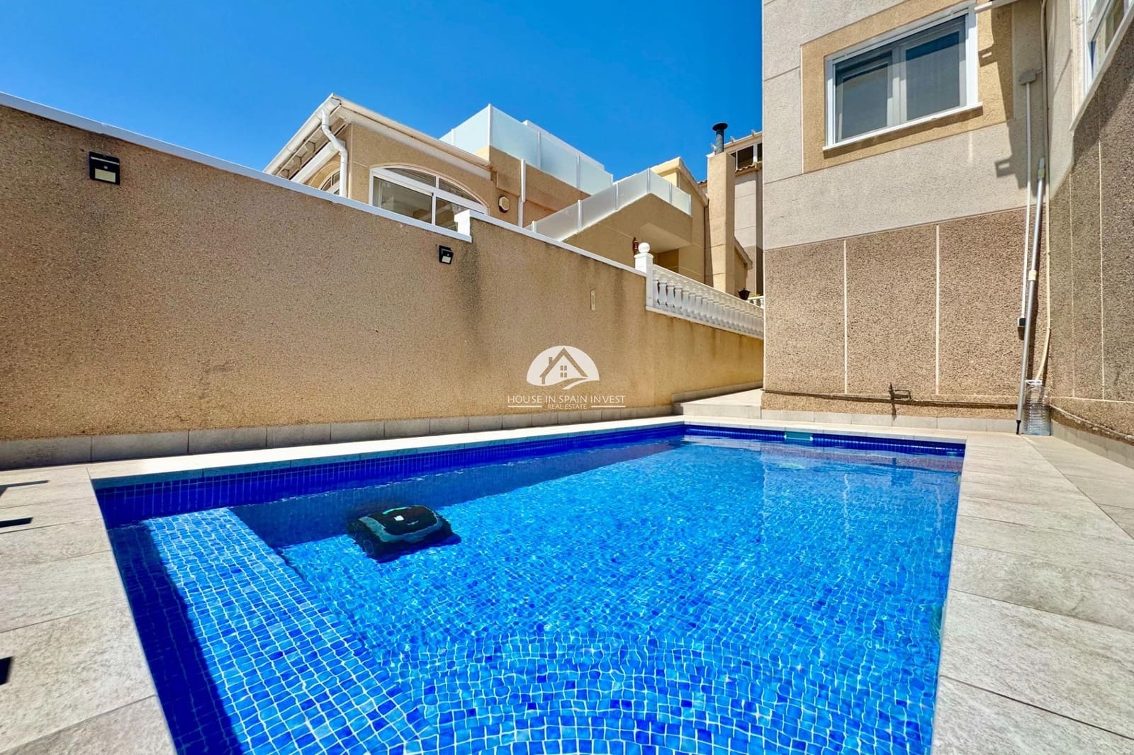 2 bedroom Villa for sale in La Florida with pool - € 245,000 (Ref: 9964572)