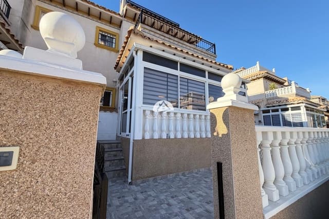 2 slaapkamer Huis te koop in Blue Lagoon met zwembad - € 209.900 (Ref: 9976411)