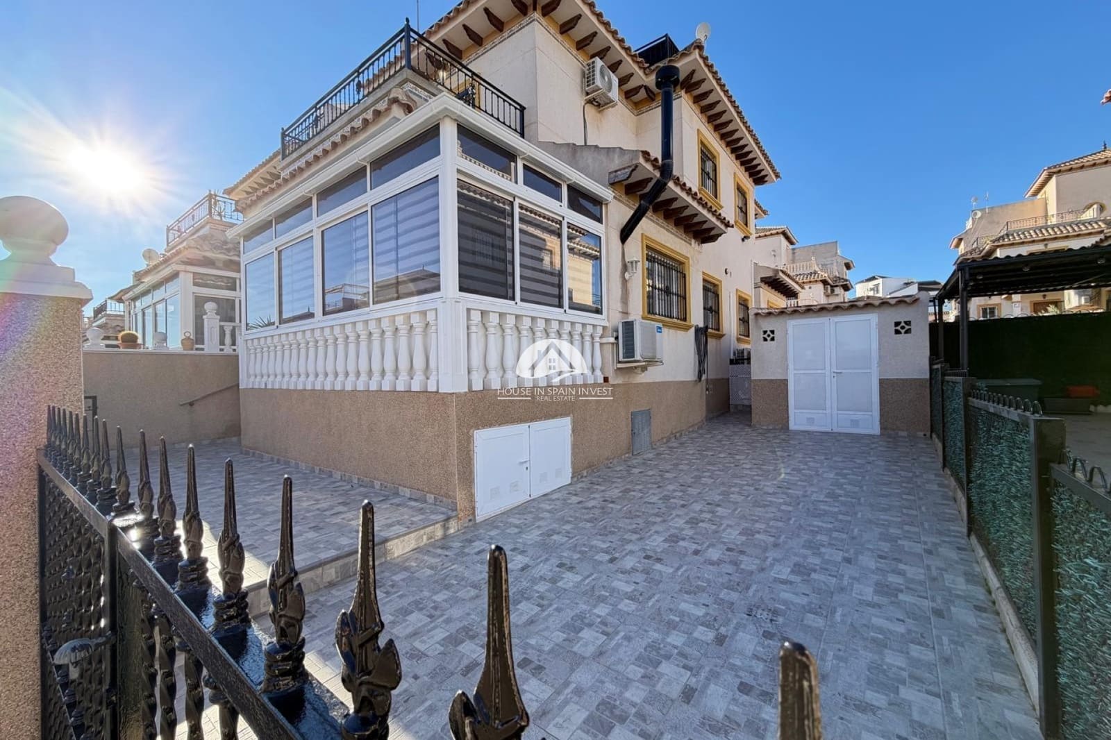 2 bedroom Townhouse for sale in Orihuela Costa with pool - € 209,900 (Ref: 9976411)