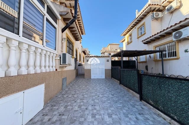2 slaapkamer Huis te koop in Blue Lagoon met zwembad - € 209.900 (Ref: 9976411)