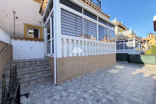 2 slaapkamer Huis te koop in Blue Lagoon met zwembad - € 209.900 (Ref: 9976411)