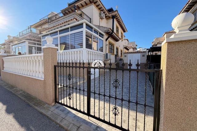 2 slaapkamer Huis te koop in Blue Lagoon met zwembad - € 209.900 (Ref: 9976411)