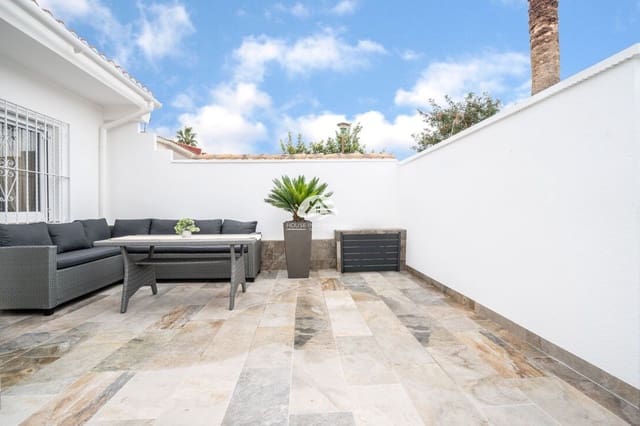 3 soverom Hus til salgs i El Chaparral - La Siesta - La Torreta, Torrevieja med garasje - € 178 000 (Ref: 9976412)