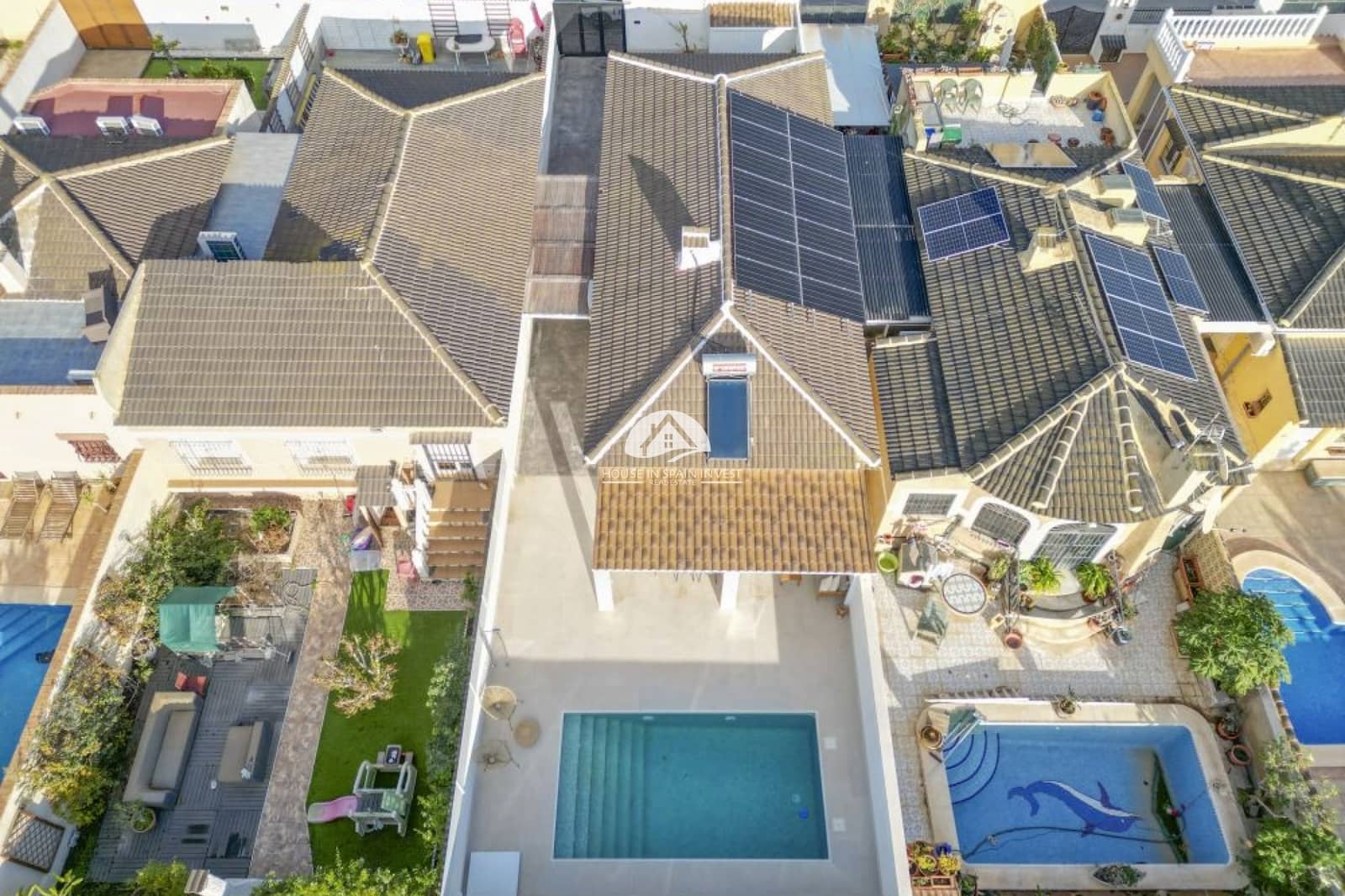 3 soveværelse Villa til salg i Torrevieja med swimmingpool - € 459.000 (Ref: 9976418)