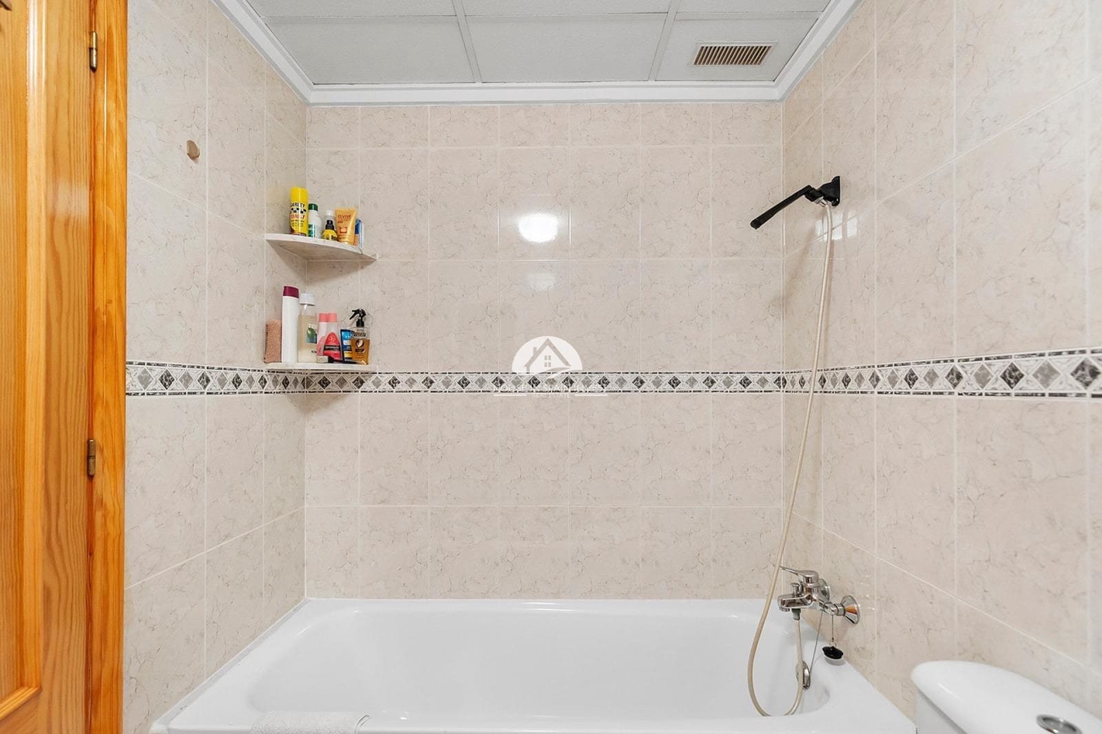 2 soveværelse Lejlighed til salg i Torrevieja med swimmingpool - € 143.000 (Ref: 9983924)