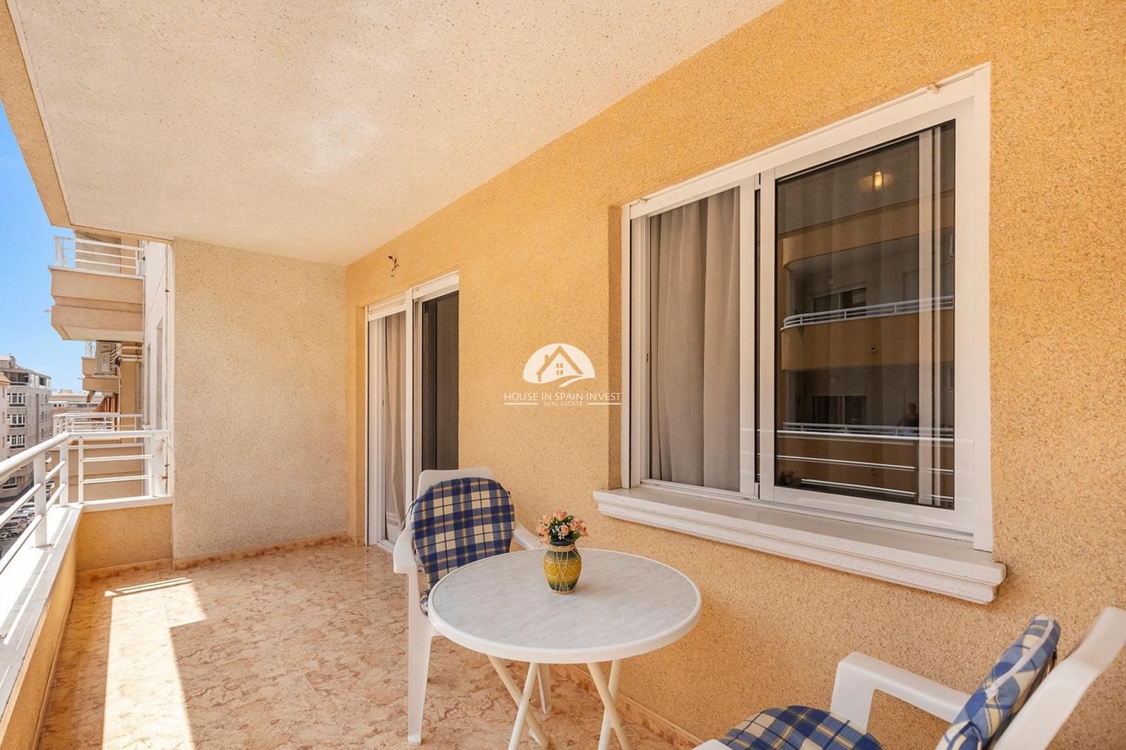 2 soveværelse Lejlighed til salg i Torrevieja med swimmingpool - € 143.000 (Ref: 9983924)