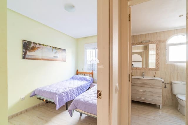 2 soverom Bungalow til salgs i Villamartin, Orihuela med svømmebasseng - € 175 000 (Ref: 9990030)