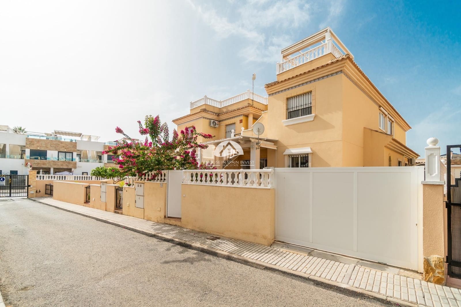 2 slaapkamer Bungalow te koop in Orihuela Costa met zwembad - € 175.000 (Ref: 9990030)