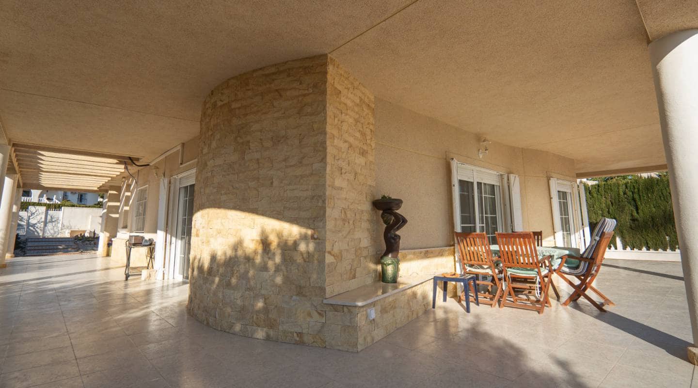 4 Zimmer Villa zu verkaufen in Ciudad Quesada mit Pool Garage - 445.000 € (Ref: 7388398)