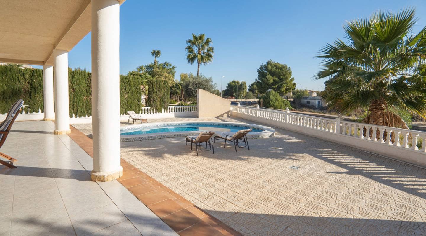4 Zimmer Villa zu verkaufen in Ciudad Quesada mit Pool Garage - 445.000 € (Ref: 7388398)