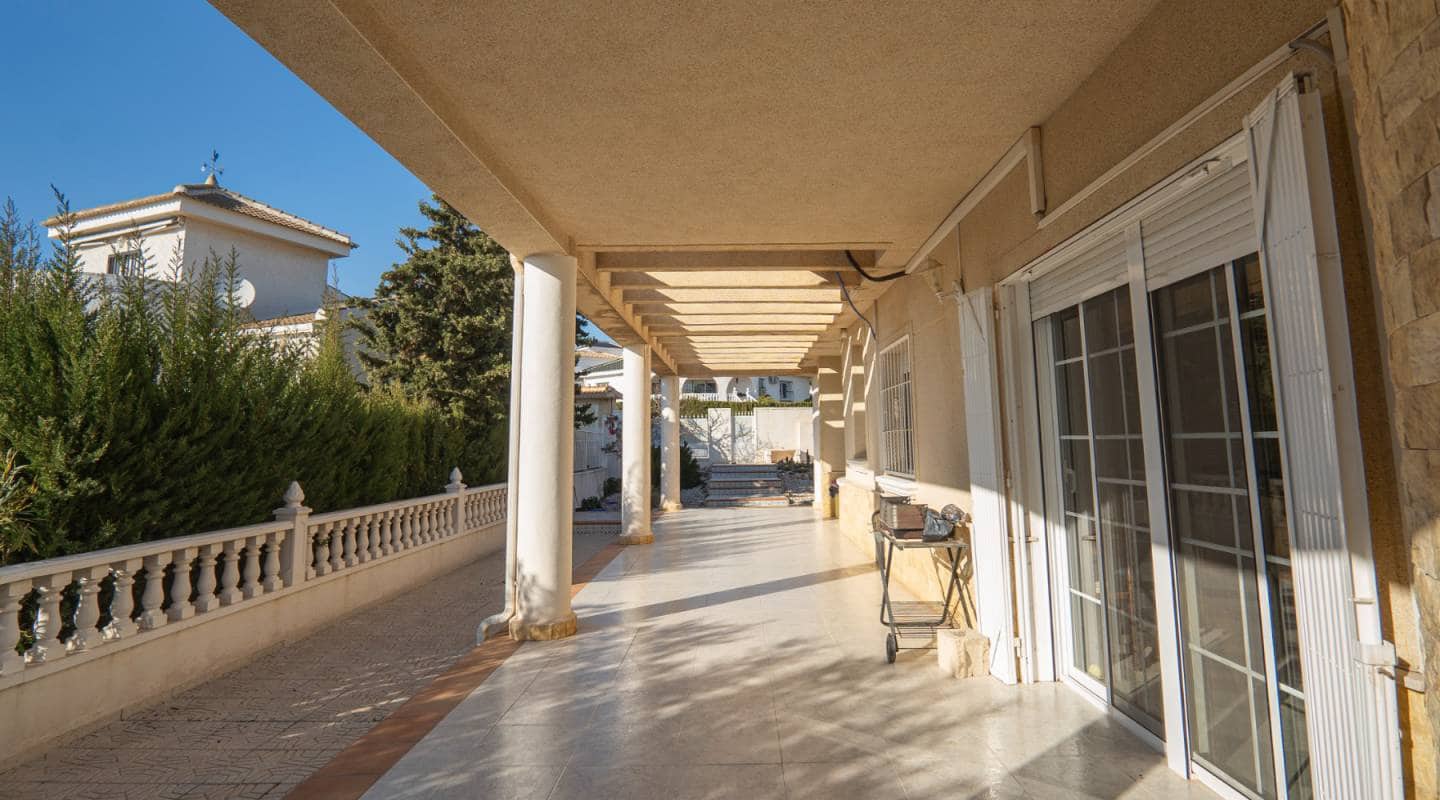 4 Zimmer Villa zu verkaufen in Ciudad Quesada mit Pool Garage - 445.000 € (Ref: 7388398)