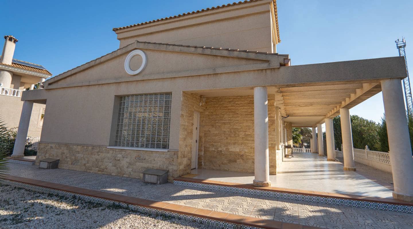 4 Zimmer Villa zu verkaufen in Ciudad Quesada mit Pool Garage - 445.000 € (Ref: 7388398)