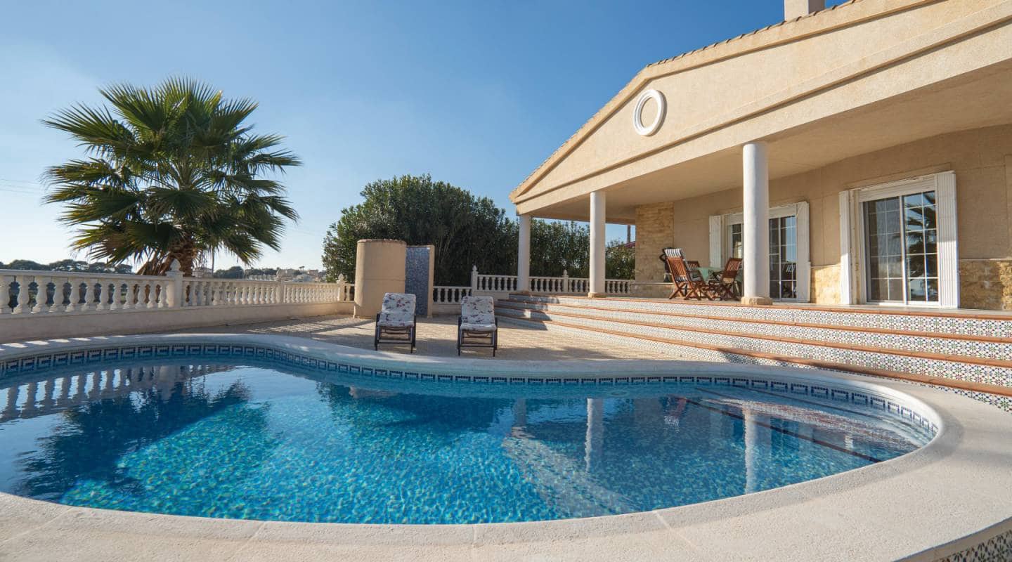 4 Zimmer Villa zu verkaufen in Ciudad Quesada mit Pool Garage - 445.000 € (Ref: 7388398)