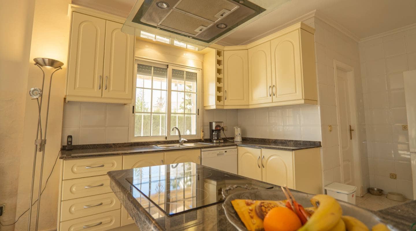 4 Zimmer Villa zu verkaufen in Ciudad Quesada mit Pool Garage - 445.000 € (Ref: 7388398)