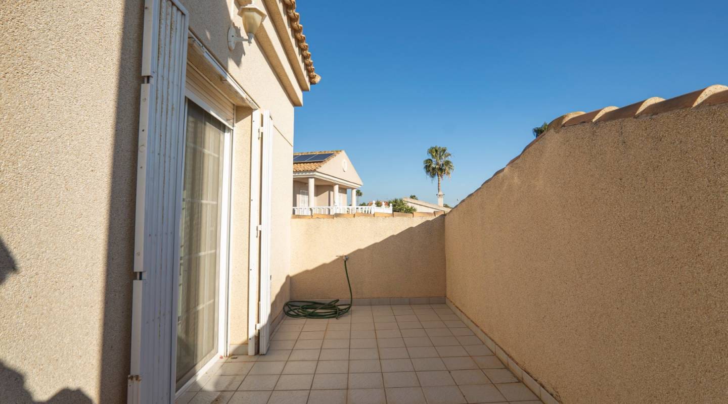 4 Zimmer Villa zu verkaufen in Ciudad Quesada mit Pool Garage - 445.000 € (Ref: 7388398)