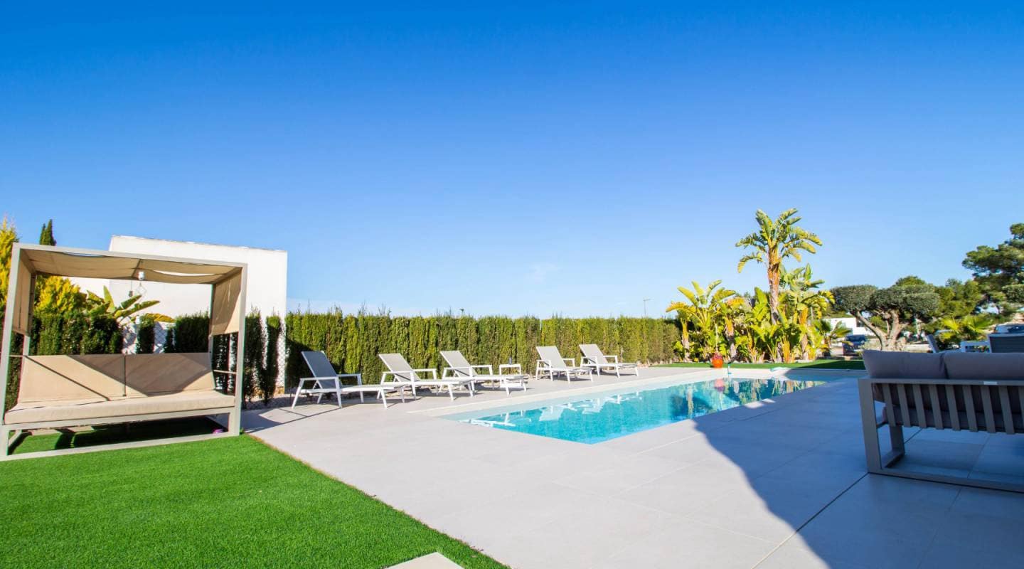 3 quarto Moradia para venda em Las Colinas Golf com piscina - 1 050 000 € (Ref: 7699197)