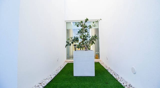 3 bedroom Villa for sale in Las Colinas Golf, Orihuela with pool - € 1,050,000 (Ref: 7699197)