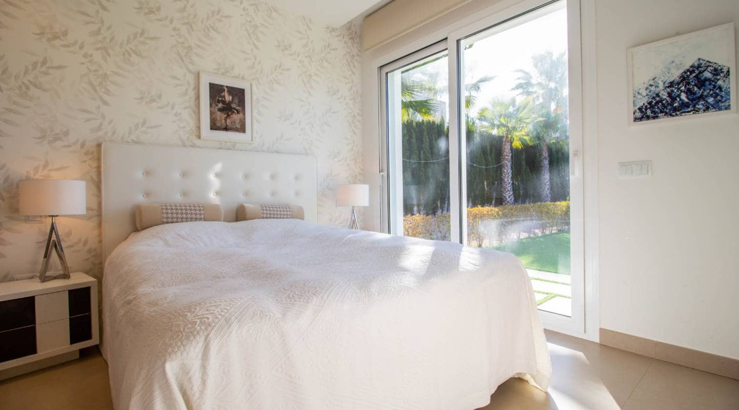 3 quarto Moradia para venda em Las Colinas Golf com piscina - 1 050 000 € (Ref: 7699197)