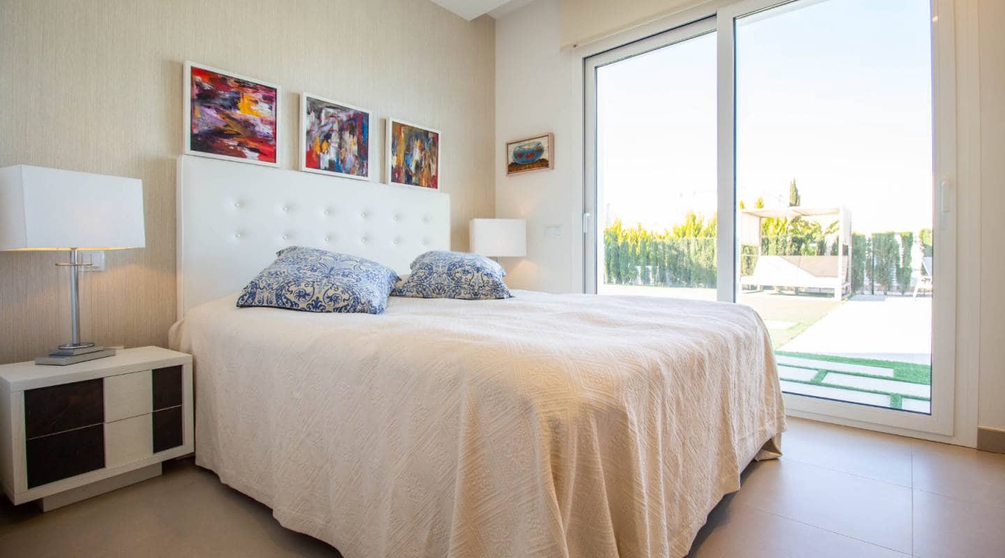 3 quarto Moradia para venda em Las Colinas Golf com piscina - 1 050 000 € (Ref: 7699197)