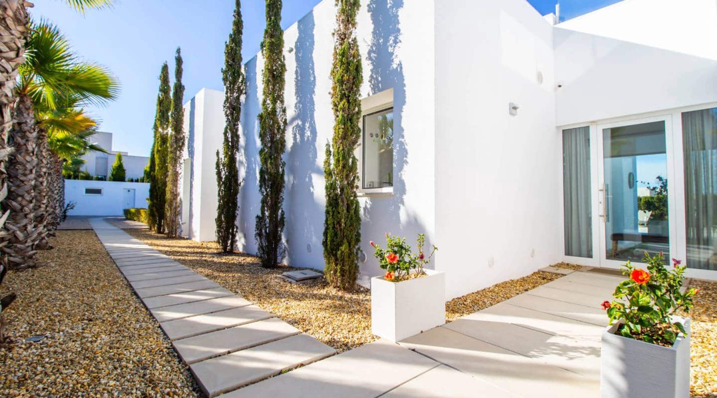 3 quarto Moradia para venda em Las Colinas Golf com piscina - 1 050 000 € (Ref: 7699197)