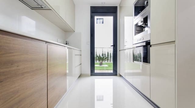 4 soveværelse Villa til salg i San Miguel de Salinas med swimmingpool - € 630.000 (Ref: 7699221)