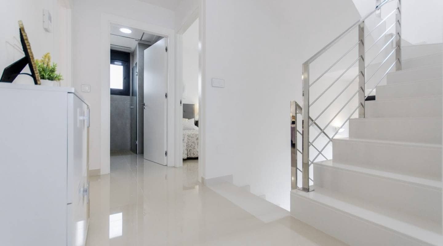 4 quarto Moradia para venda em San Miguel de Salinas com piscina - 630 000 € (Ref: 7699221)